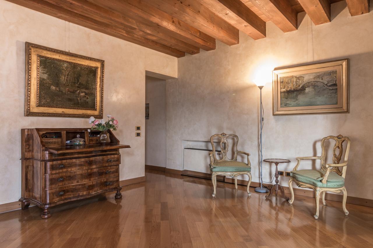 La Fenice Double Canal View Venice Luaran gambar