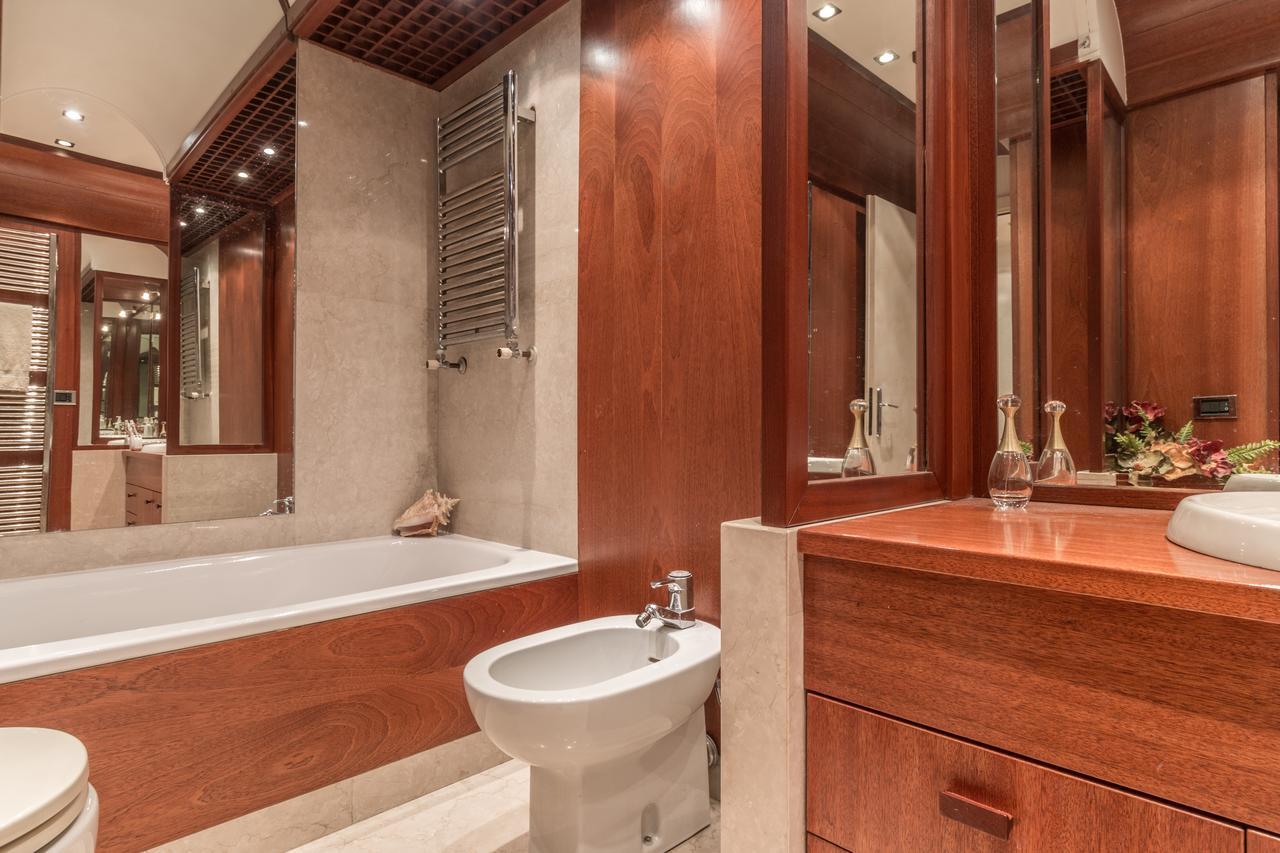 La Fenice Double Canal View Venice Luaran gambar
