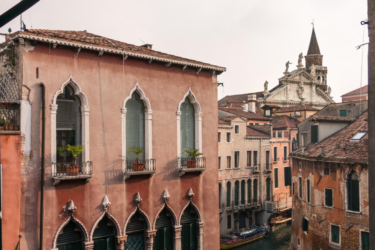 La Fenice Double Canal View Venice Luaran gambar