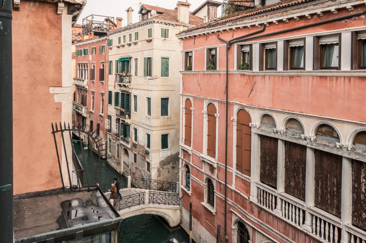 La Fenice Double Canal View Venice Luaran gambar