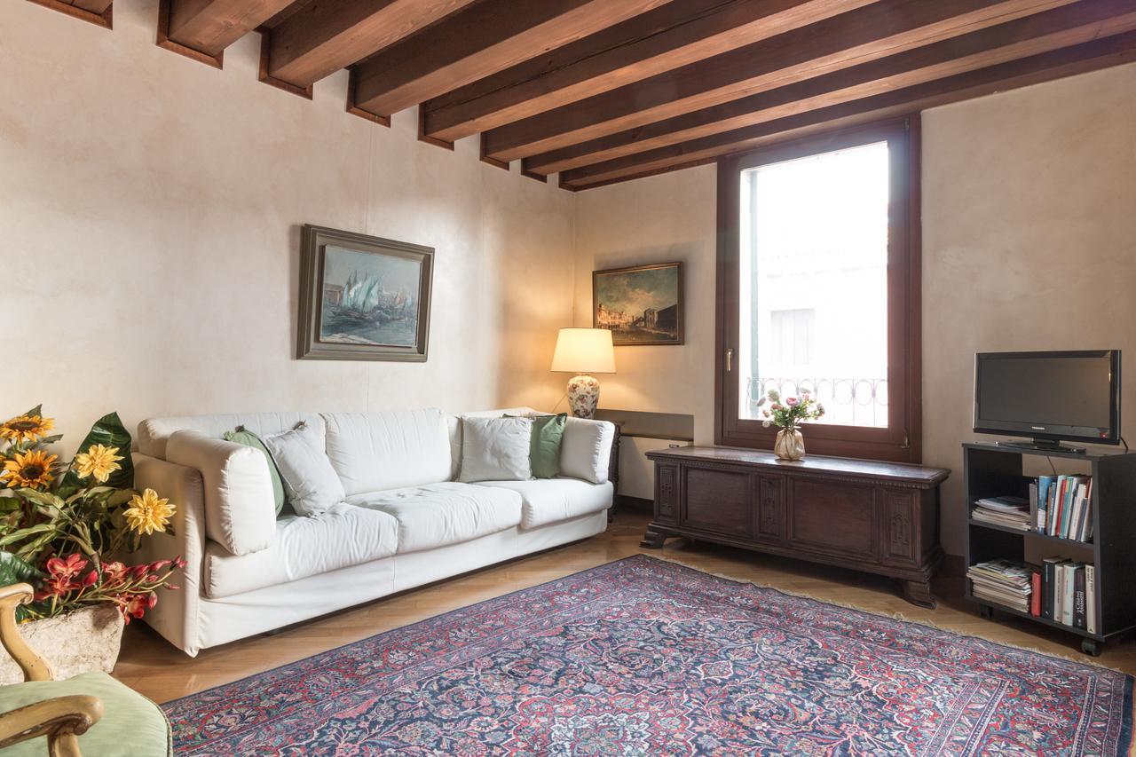 La Fenice Double Canal View Venice Luaran gambar